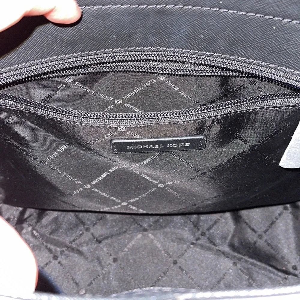 MK Purse - Picture 5 of 5